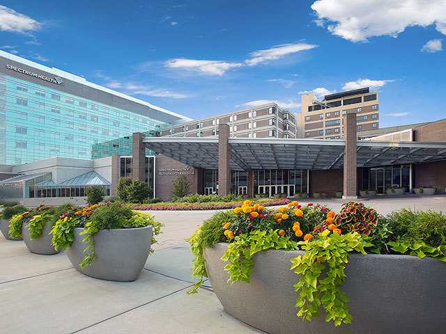 exterior of main entrance to butterworth hospital